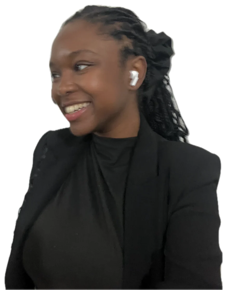 Portrait souriant de Binta Kande